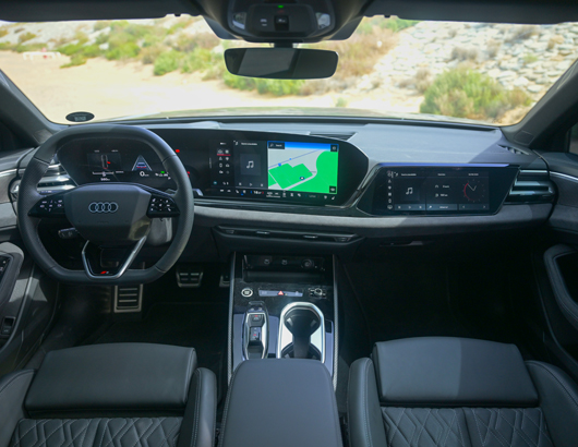 Interior & Technology Features